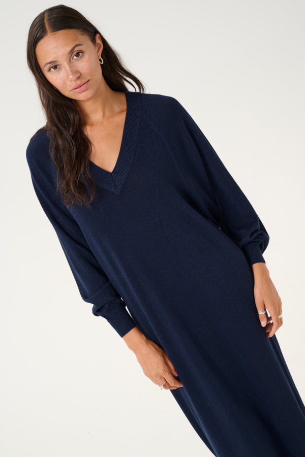 Regina kjóll frá Kaffe - Navy glitter