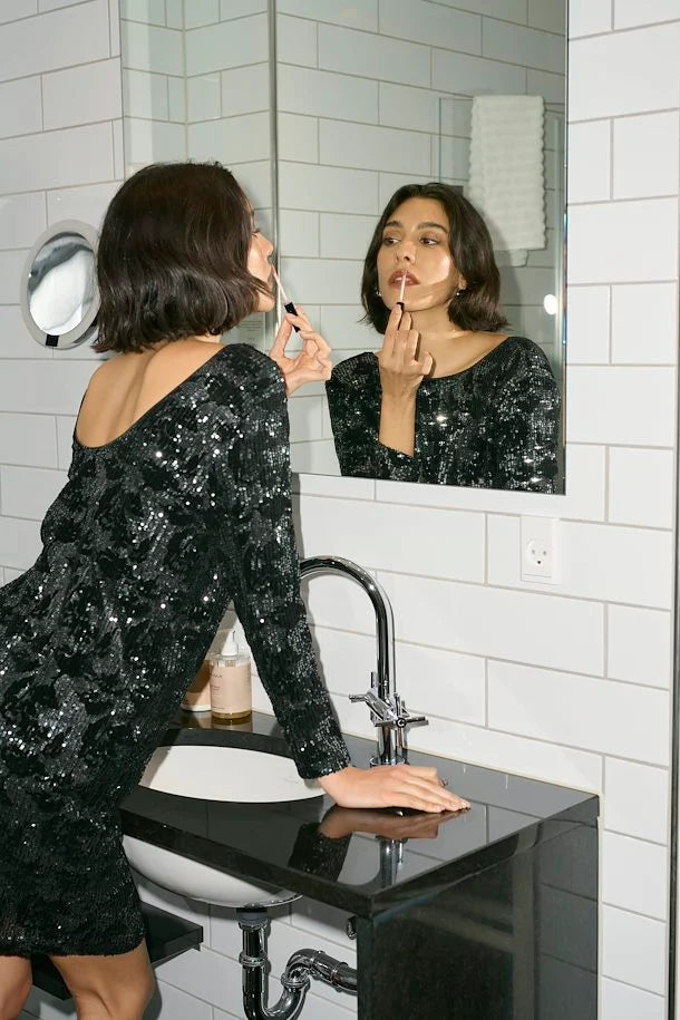 Grit Sequin pallíettukjóll frá Kaffe - Svört/Dökk silfur Sequin