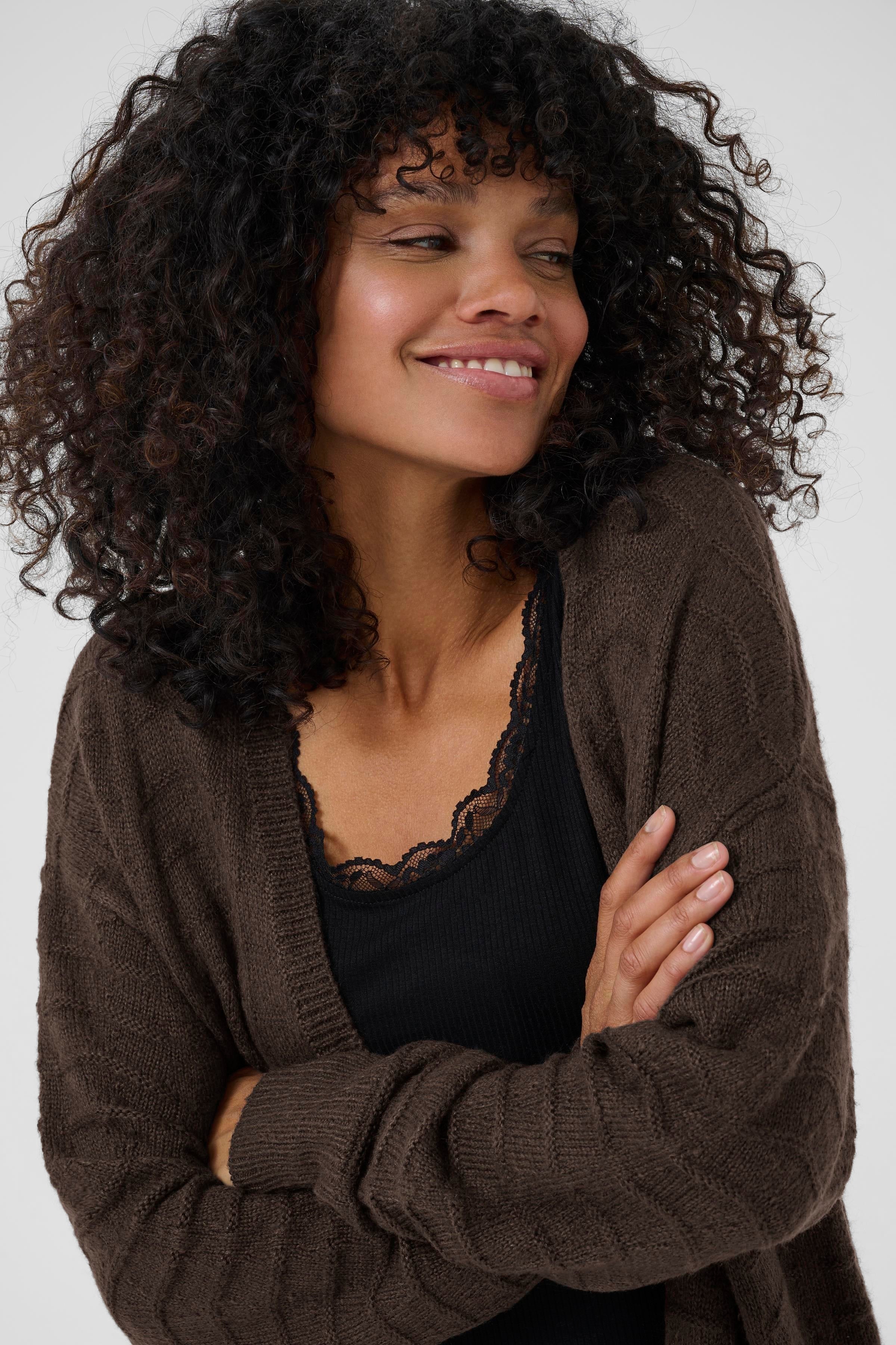 Emria síð peysa frá Kaffe - Black coffee