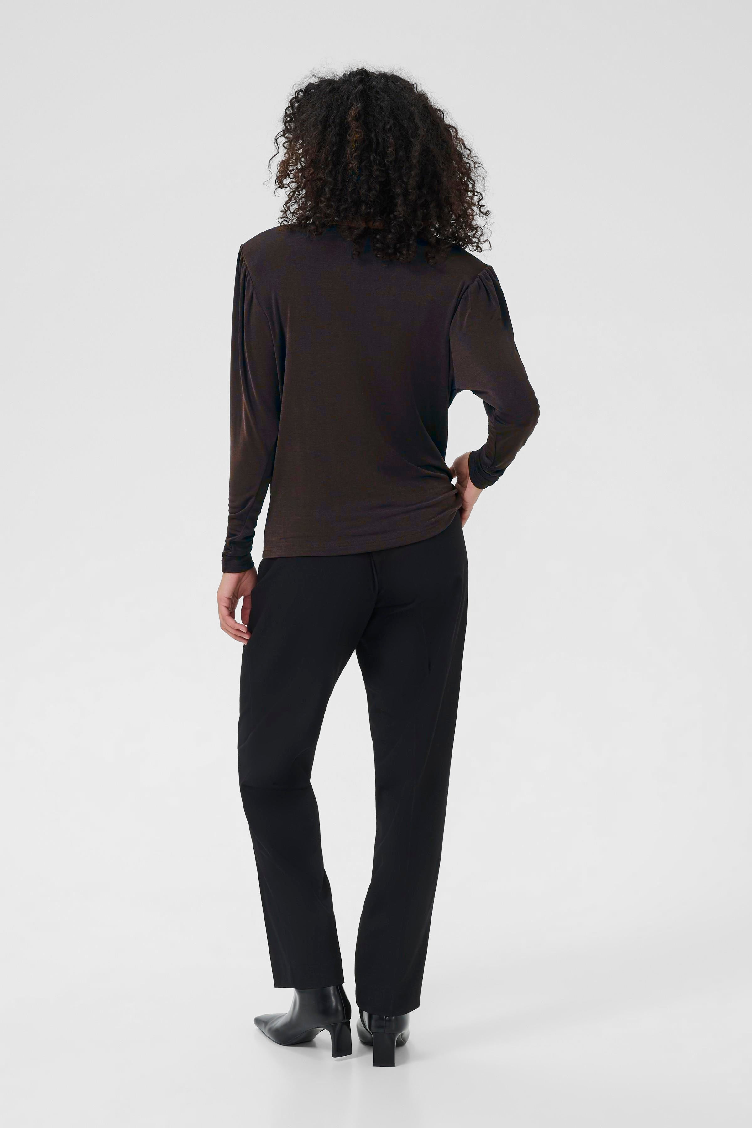 Gina blússa frá Kaffe - Brún