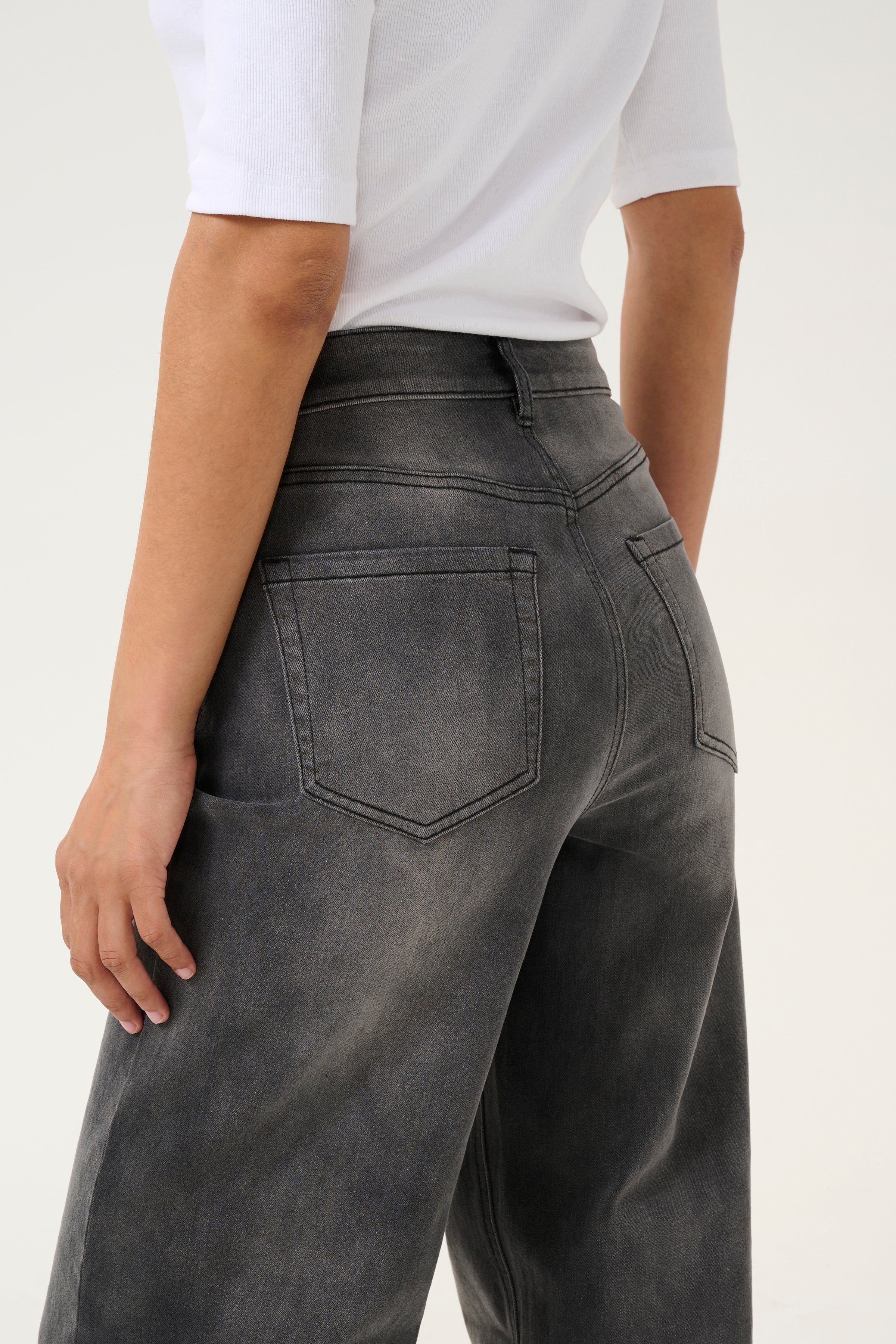 Sinem high waist  gallabuxur frá Kaffe  –  Medium grey denim