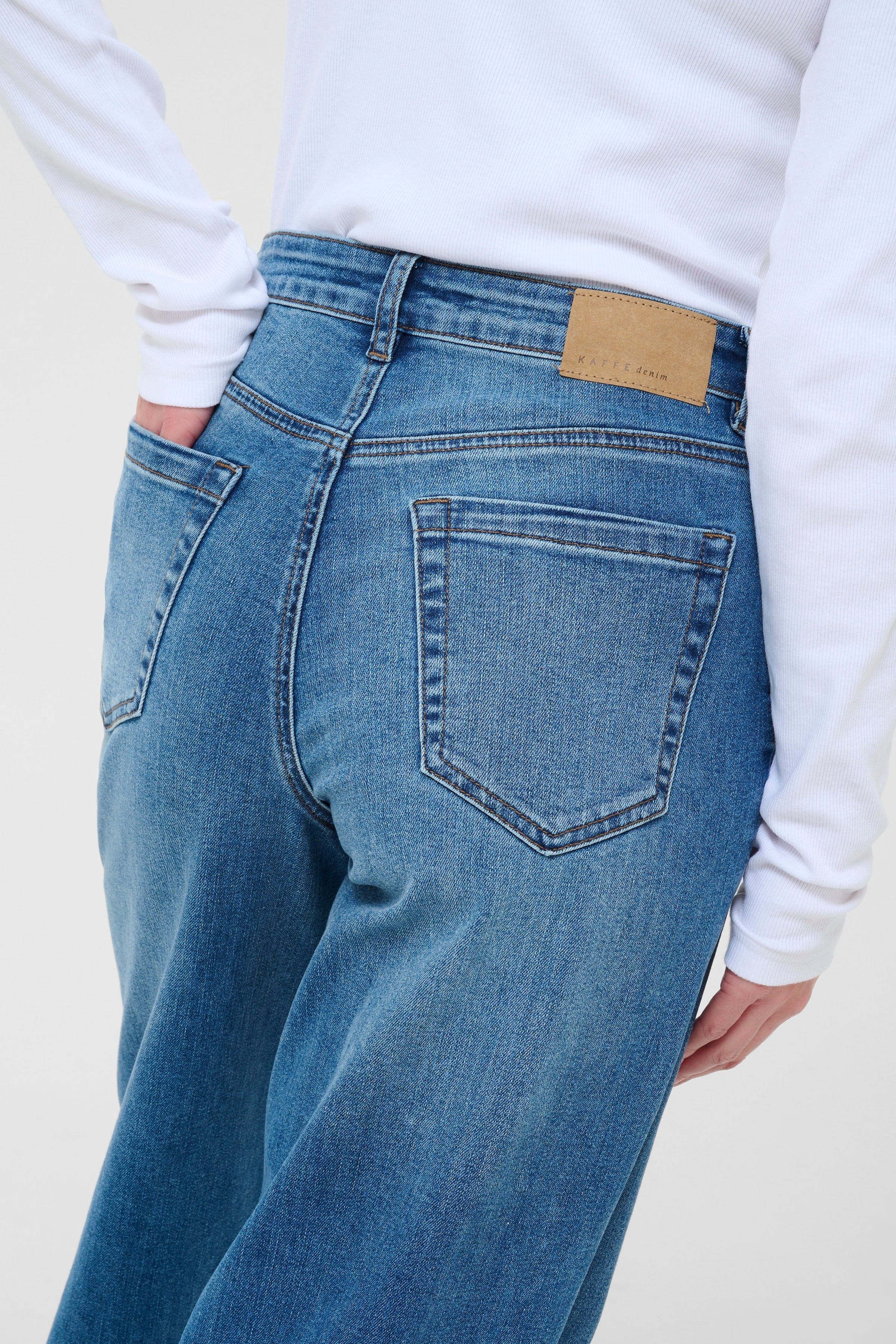 Meadow HW reg fit gallabuxur frá Kaffe  – Medium blue denim