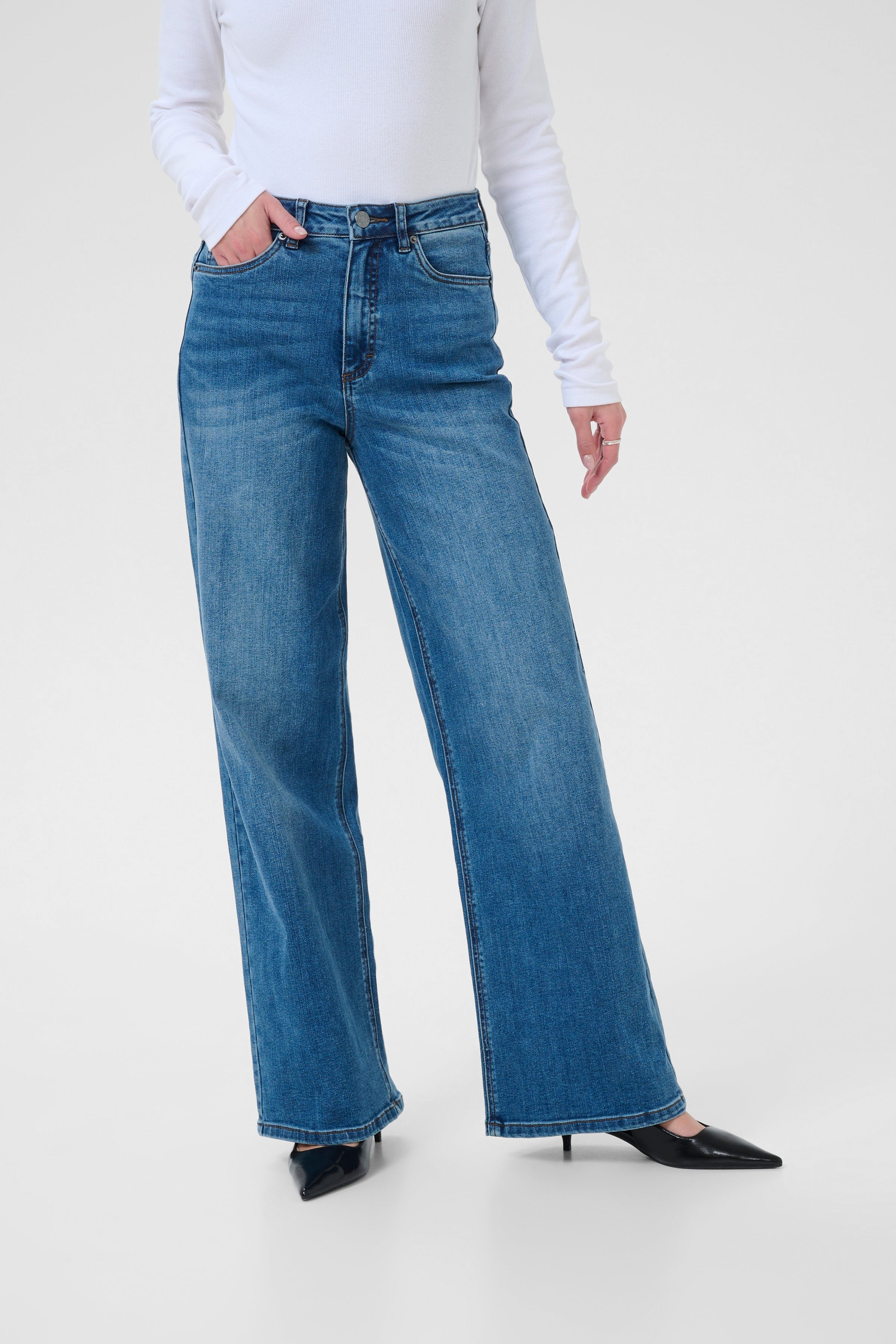 Meadow HW reg fit gallabuxur frá Kaffe  – Medium blue denim
