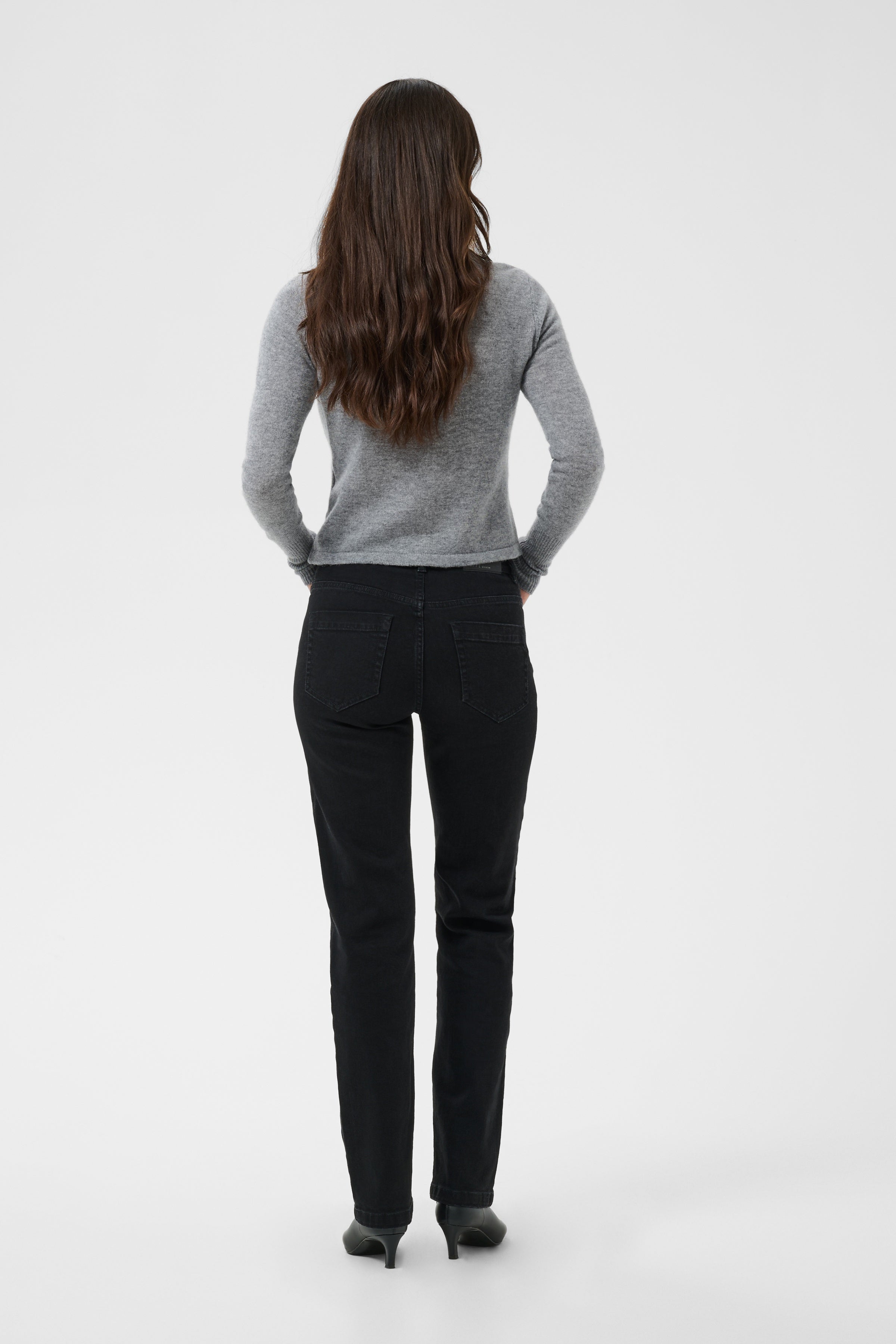 Maris reg fit gallabuxur frá Kaffe  – Svartar