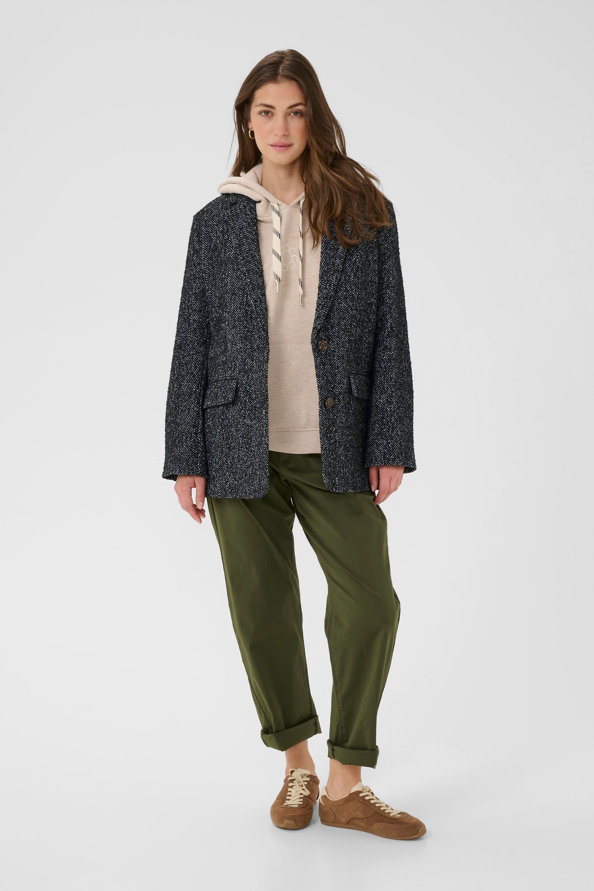 Olina jakki frá Cream - Svartur með herringbone