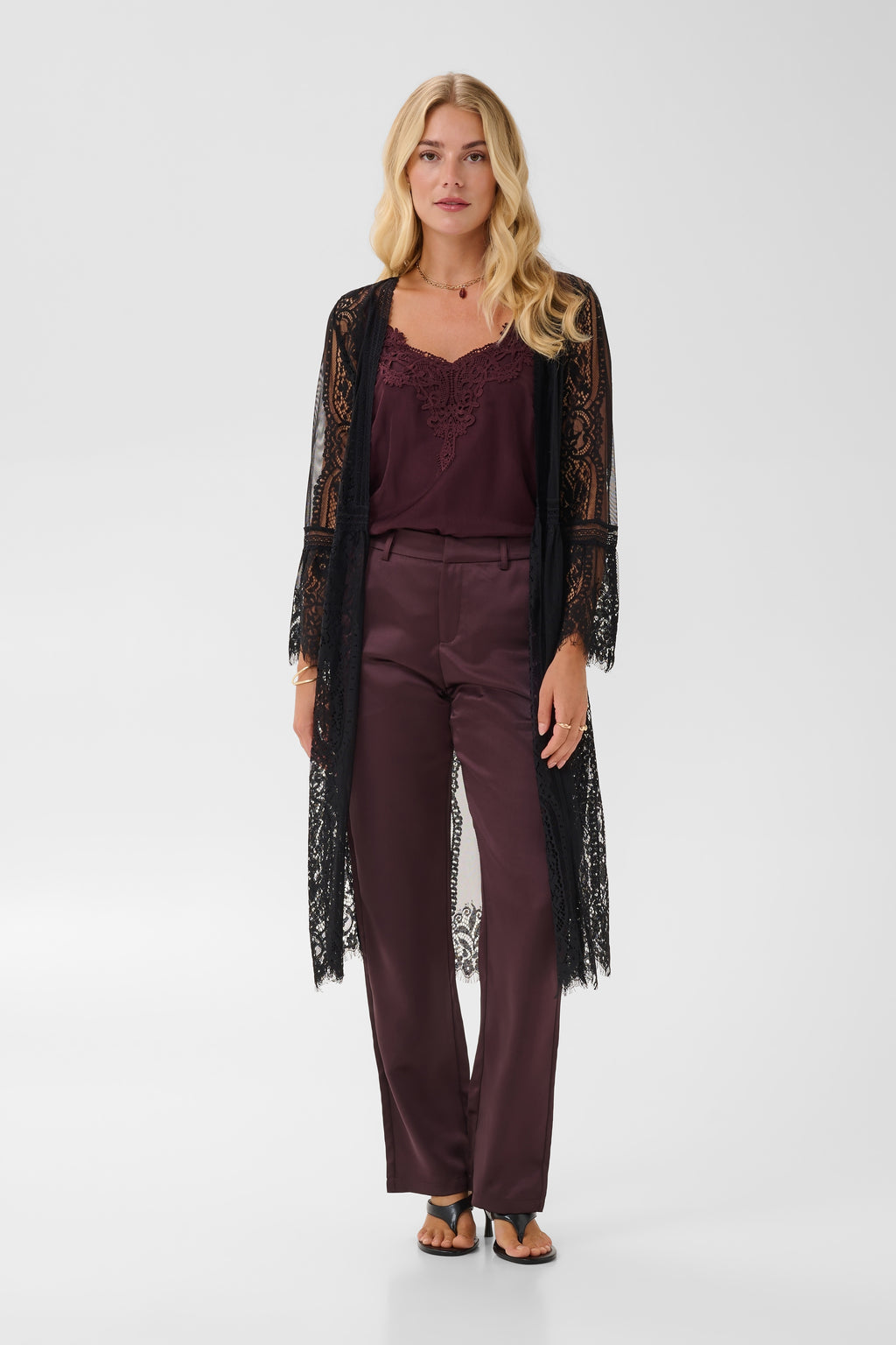 Elaria lace kimano frá Cream - Svart
