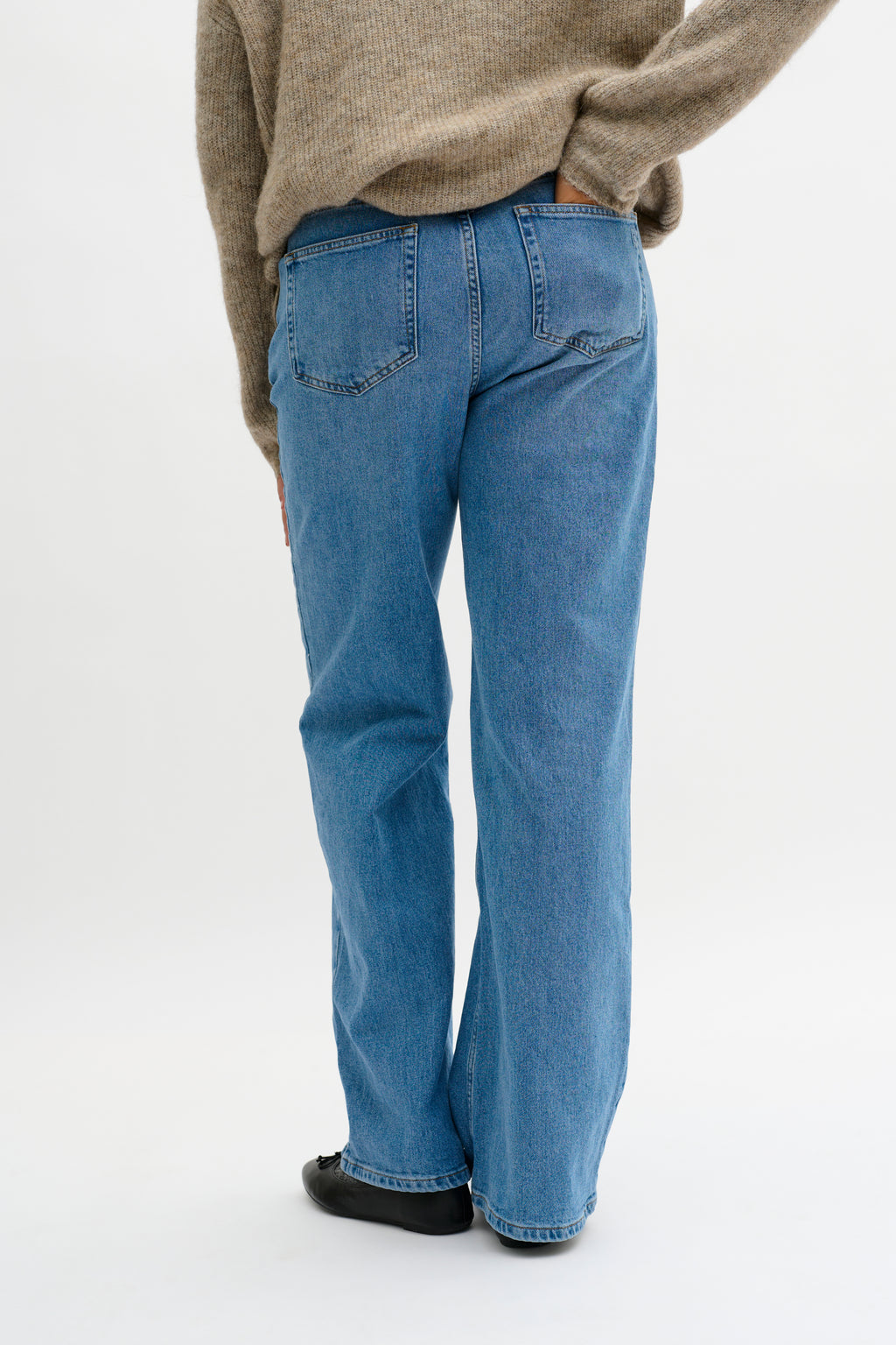 05 THE LOUIS 139 gallabuxur frá My Essential Wardrobe - Medium blue retro wash