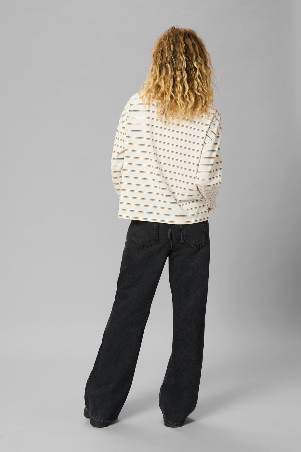 35 THE LOUIS 139 gallabuxur frá My Essential Wardrobe - Black retro wash