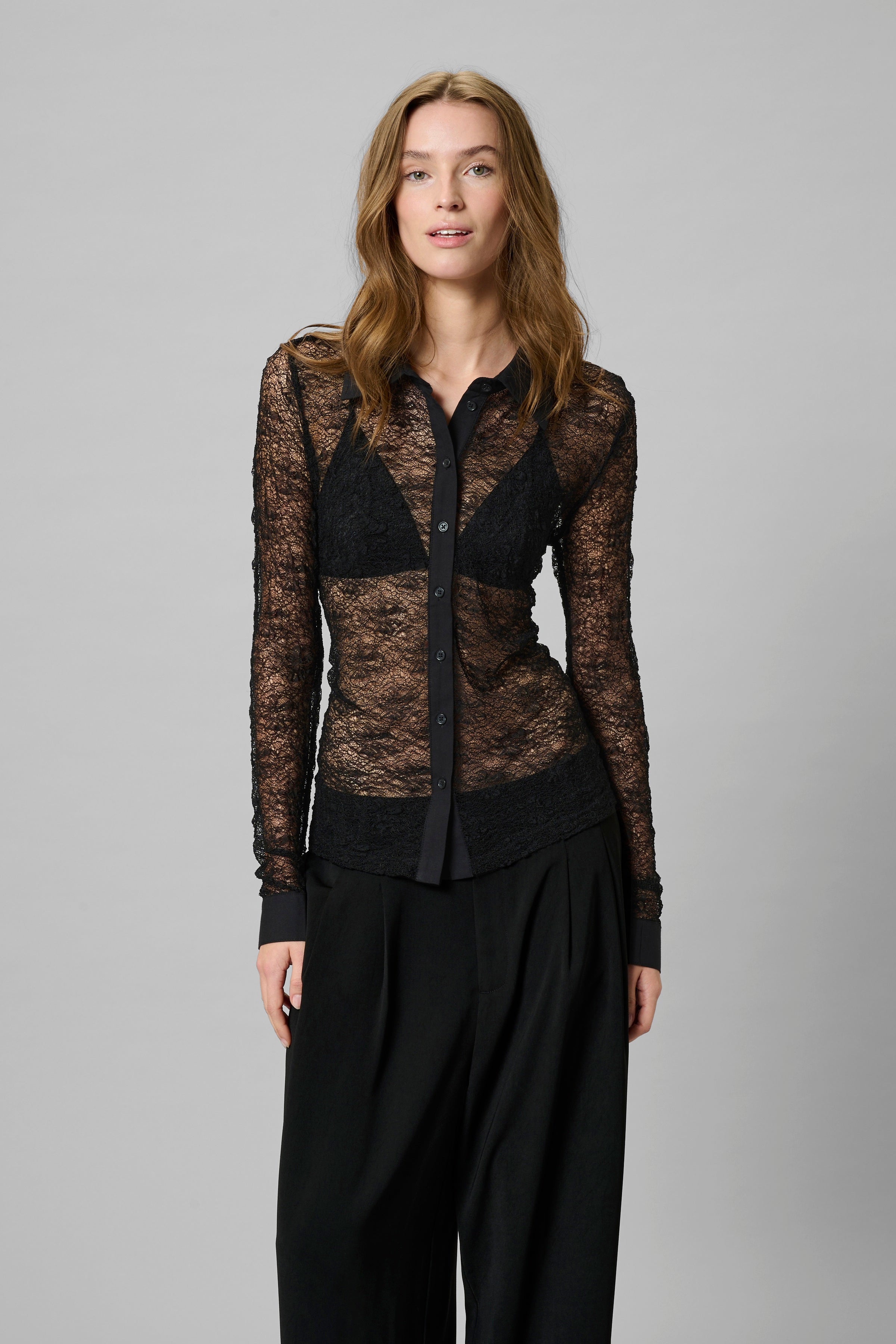 Ríta skyrta frá My Essential Wardrobe - Svört