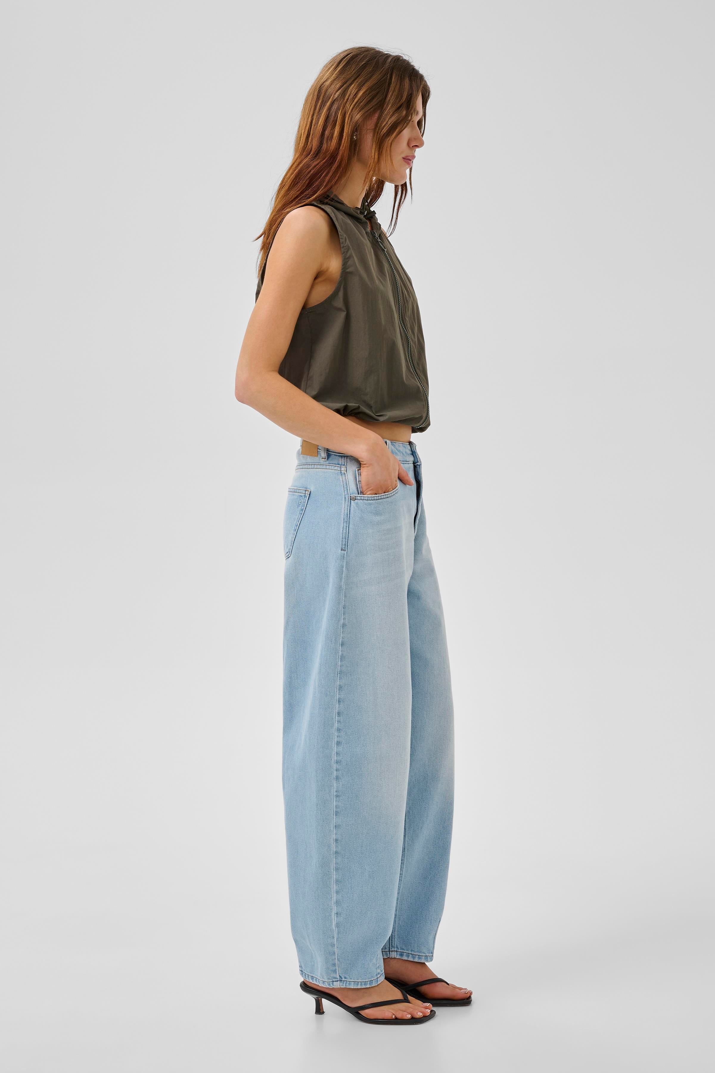 Lucy 139 Loose Barrel gallabuxur frá My essential wardrobe - Baby blue