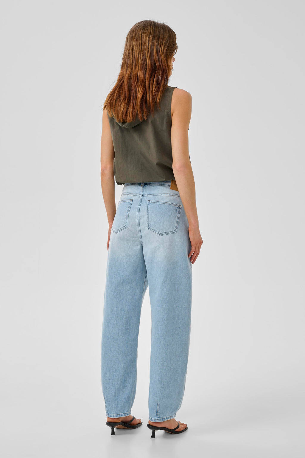 Lucy 139 Loose Barrel gallabuxur frá My essential wardrobe - Baby blue
