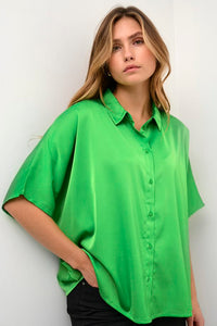 Sasmina skyrta frá Kaffe-poison green