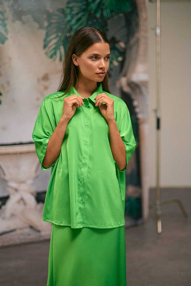 Sasmina skyrta frá Kaffe-poison green