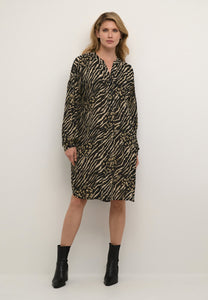 Karina amber kjóll frá Kaffe - animal print