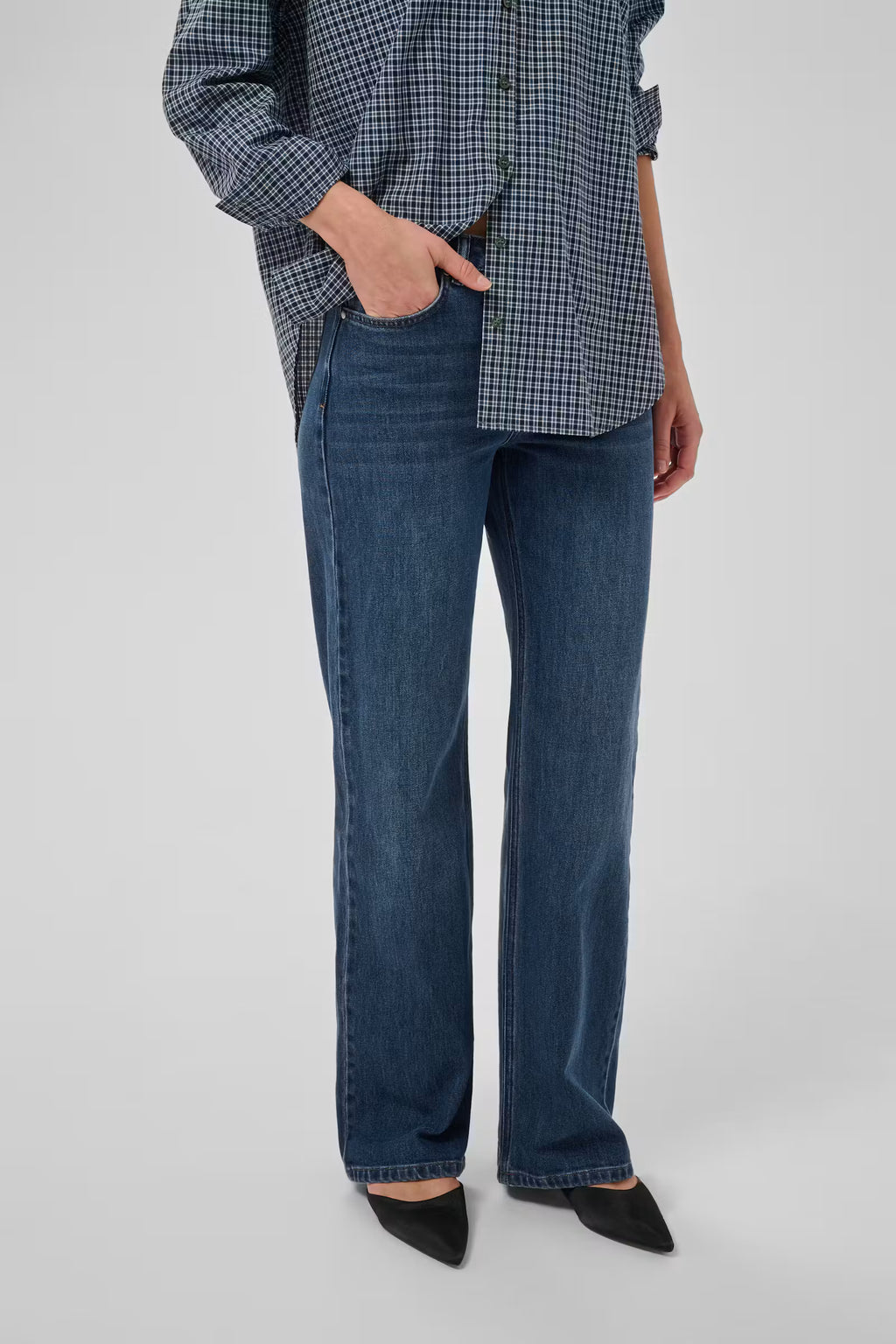THE LOUIS 139 gallabuxur frá My Essential Wardrobe - Dark blue retro wash