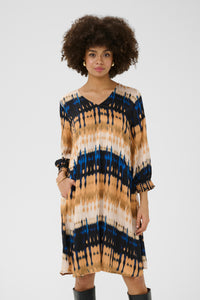 Macy kjóll frá Culture - Blue/Beige Graphic