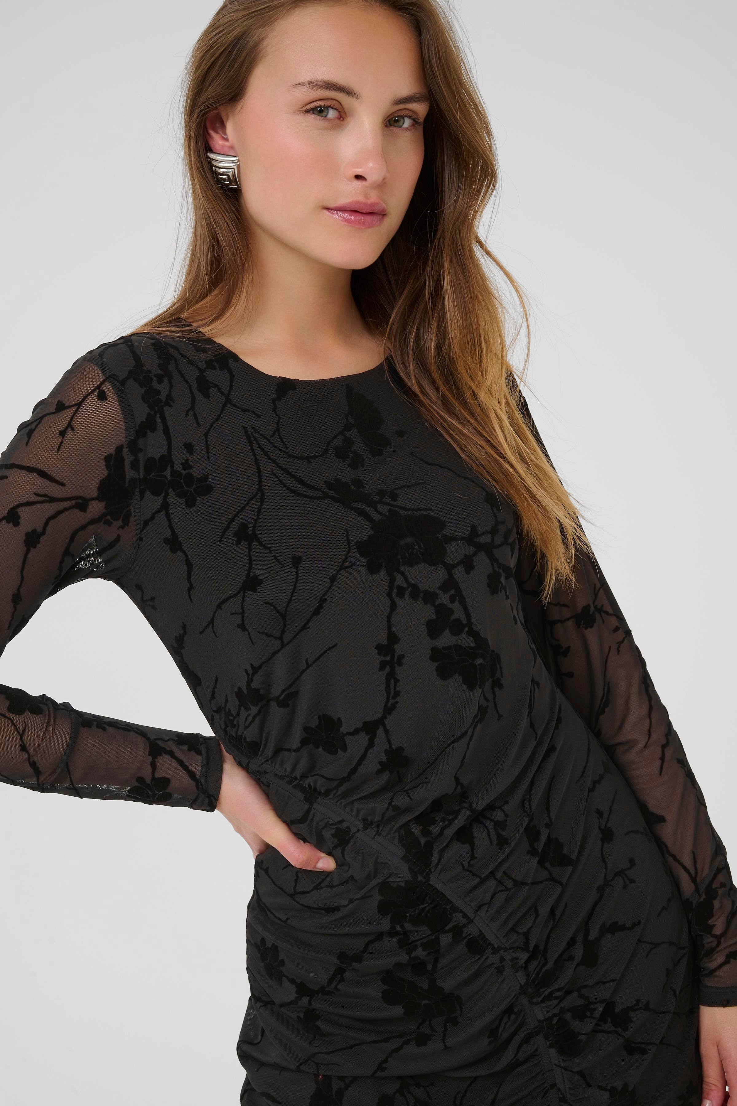 Palida kjóll frá Culture úr mesh efni - Svartur