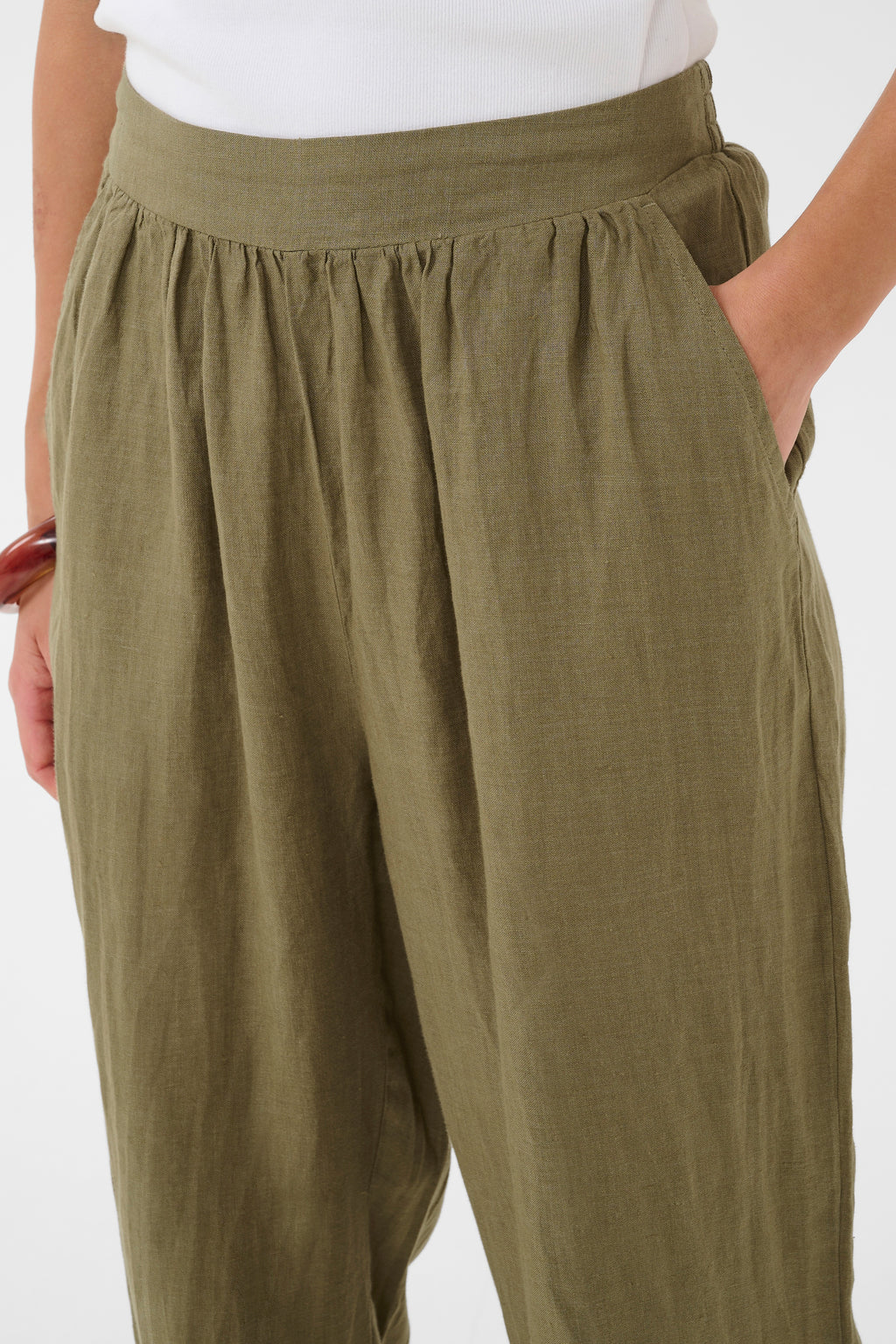 Aniela hör buxur frá Culture - Dusky Green