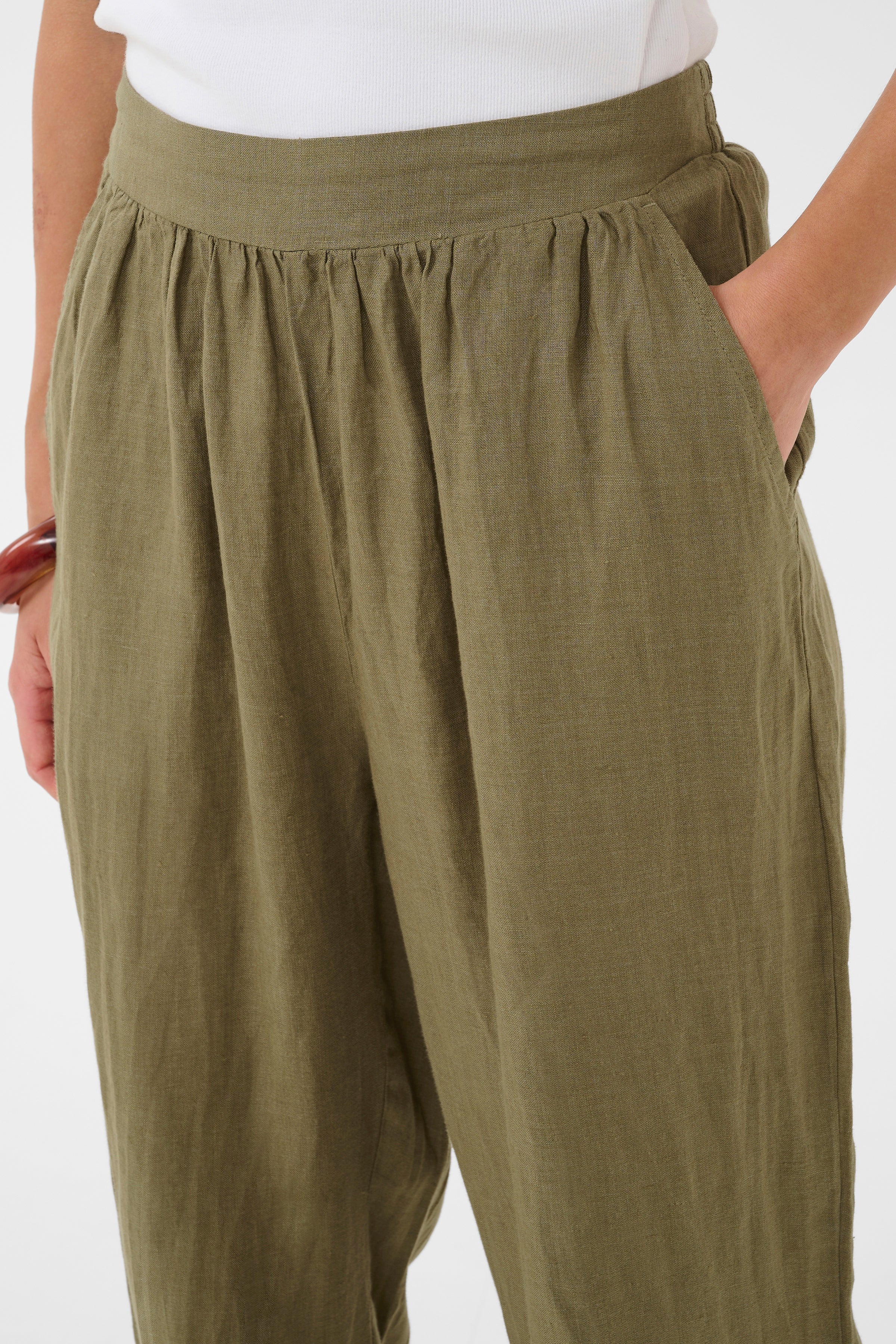Aniela hör buxur frá Culture - Dusky Green