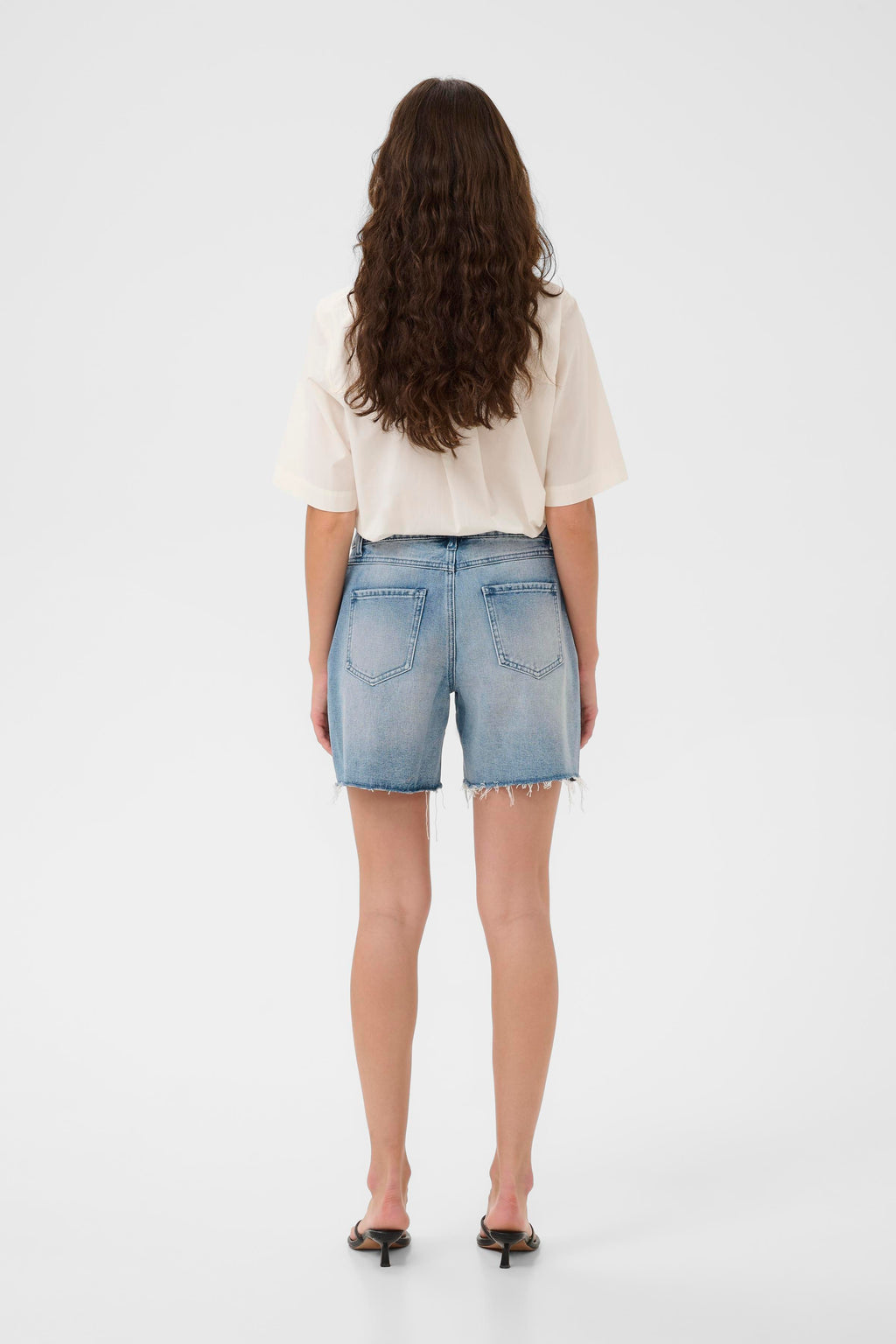 Jutea gallastuttbuxur frá Culture - Light Blue Wash gallaefni