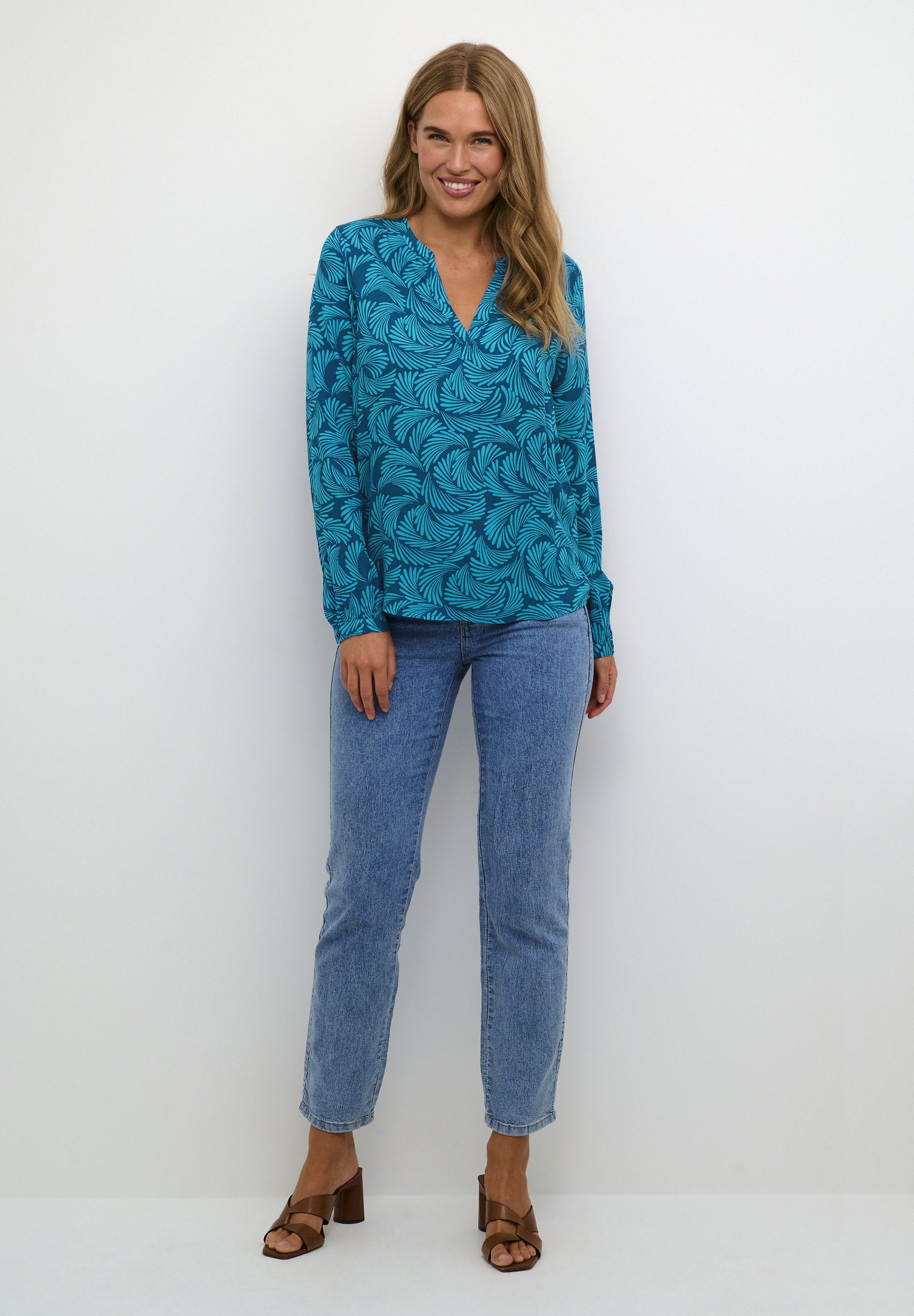 Marta tilly blússa frá Kaffe - legion blue