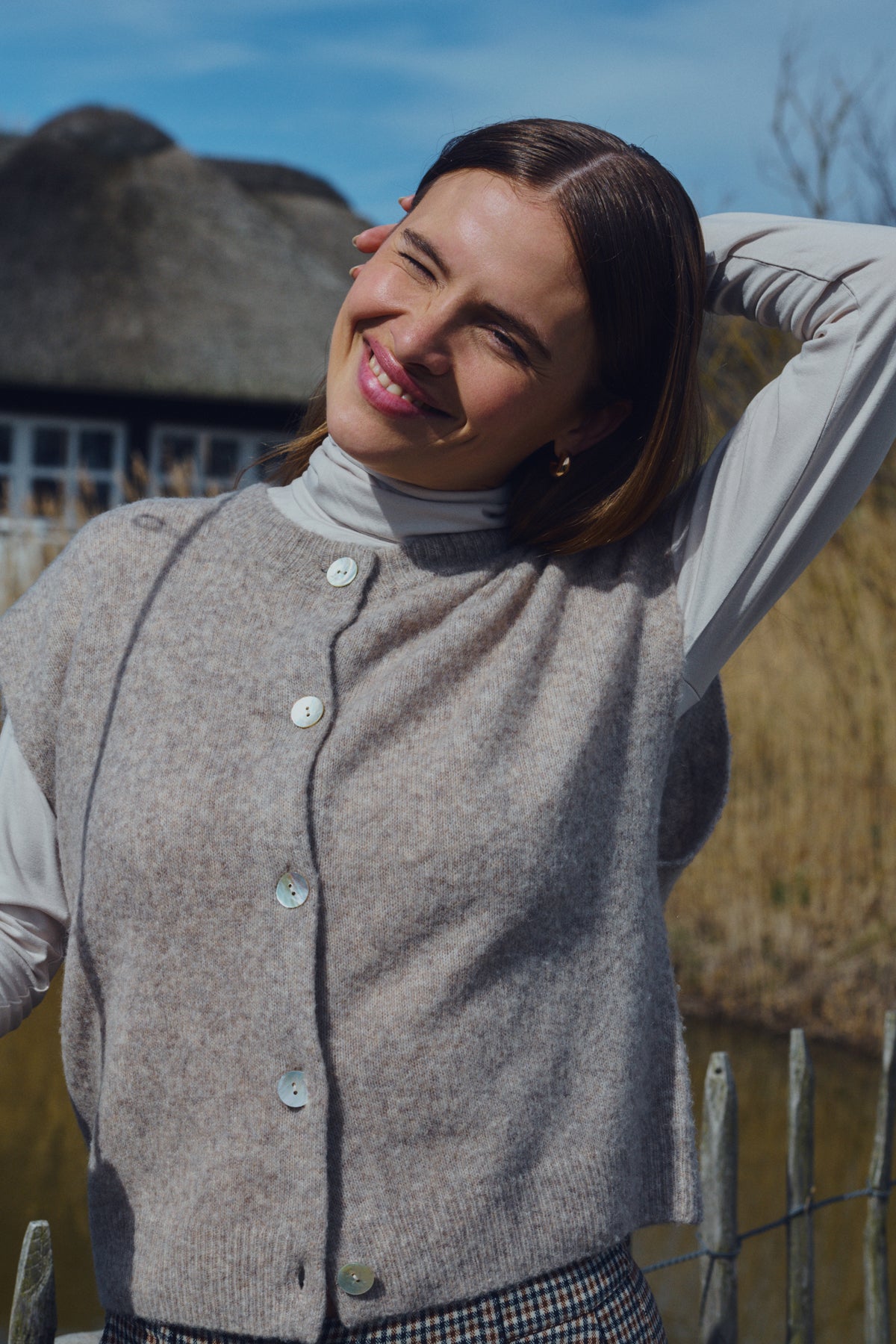 Alpa vesti frá Freequent - Silver mink melange