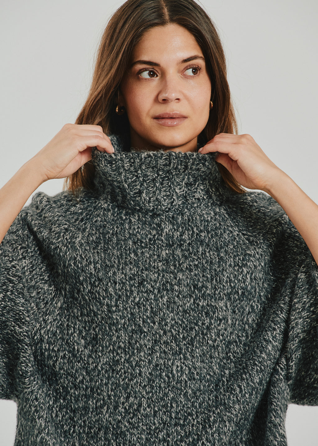 Selina slá/peysa frá Freequent -Dark grey melange