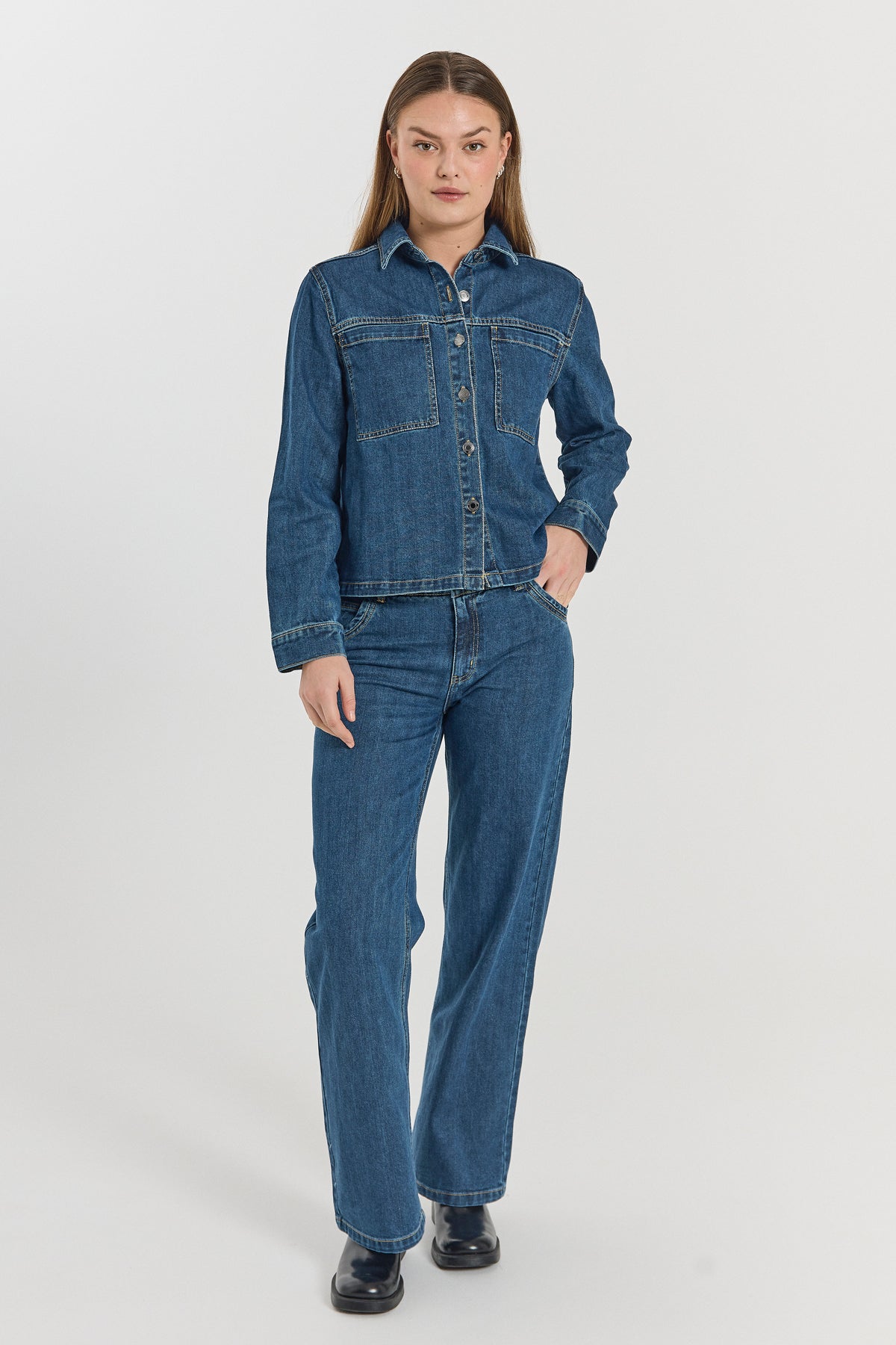 Rinna gallajakki frá Freequent - Medium Blue Denim