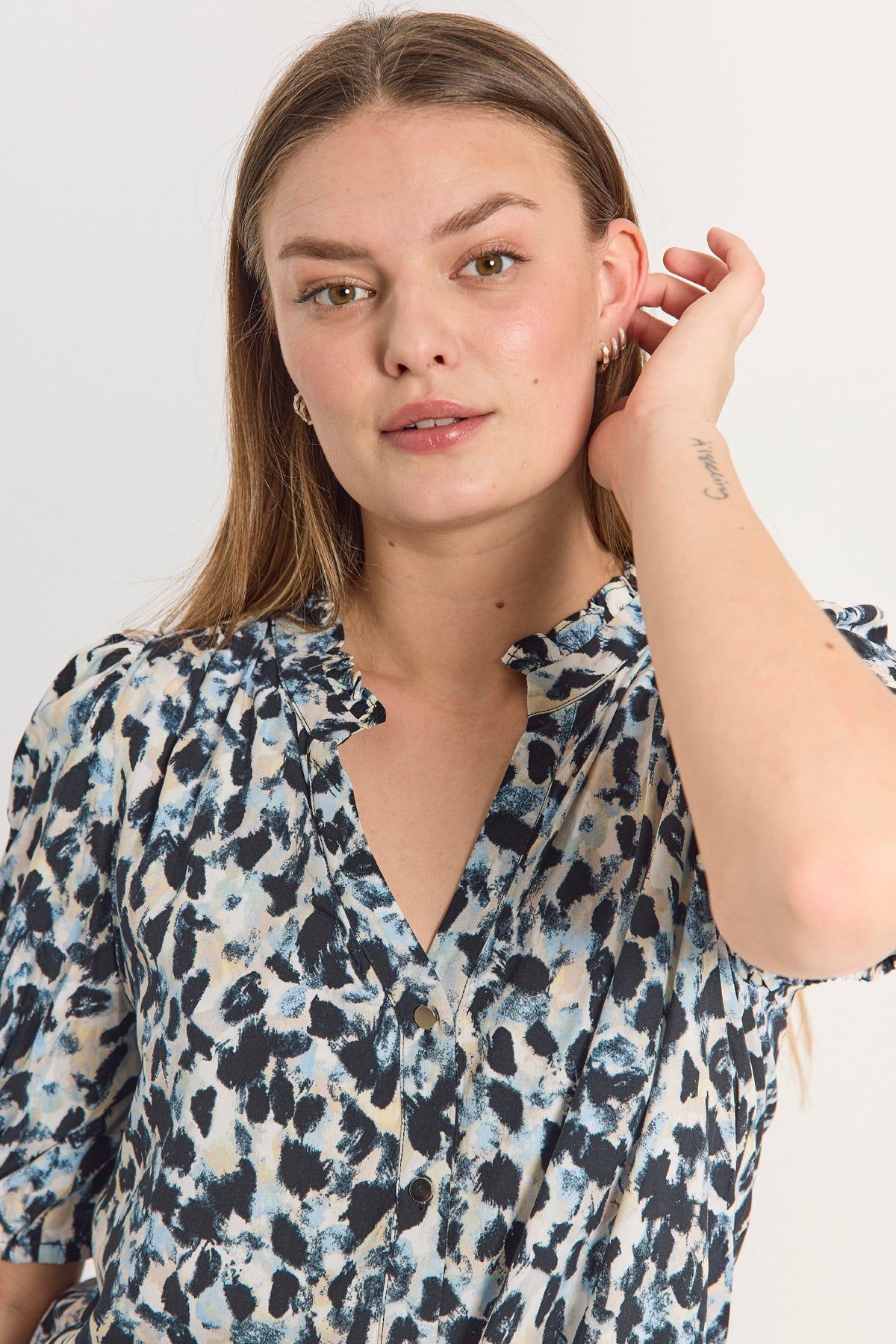 Adney blússa frá Freequent - Chambray Blue w. Black