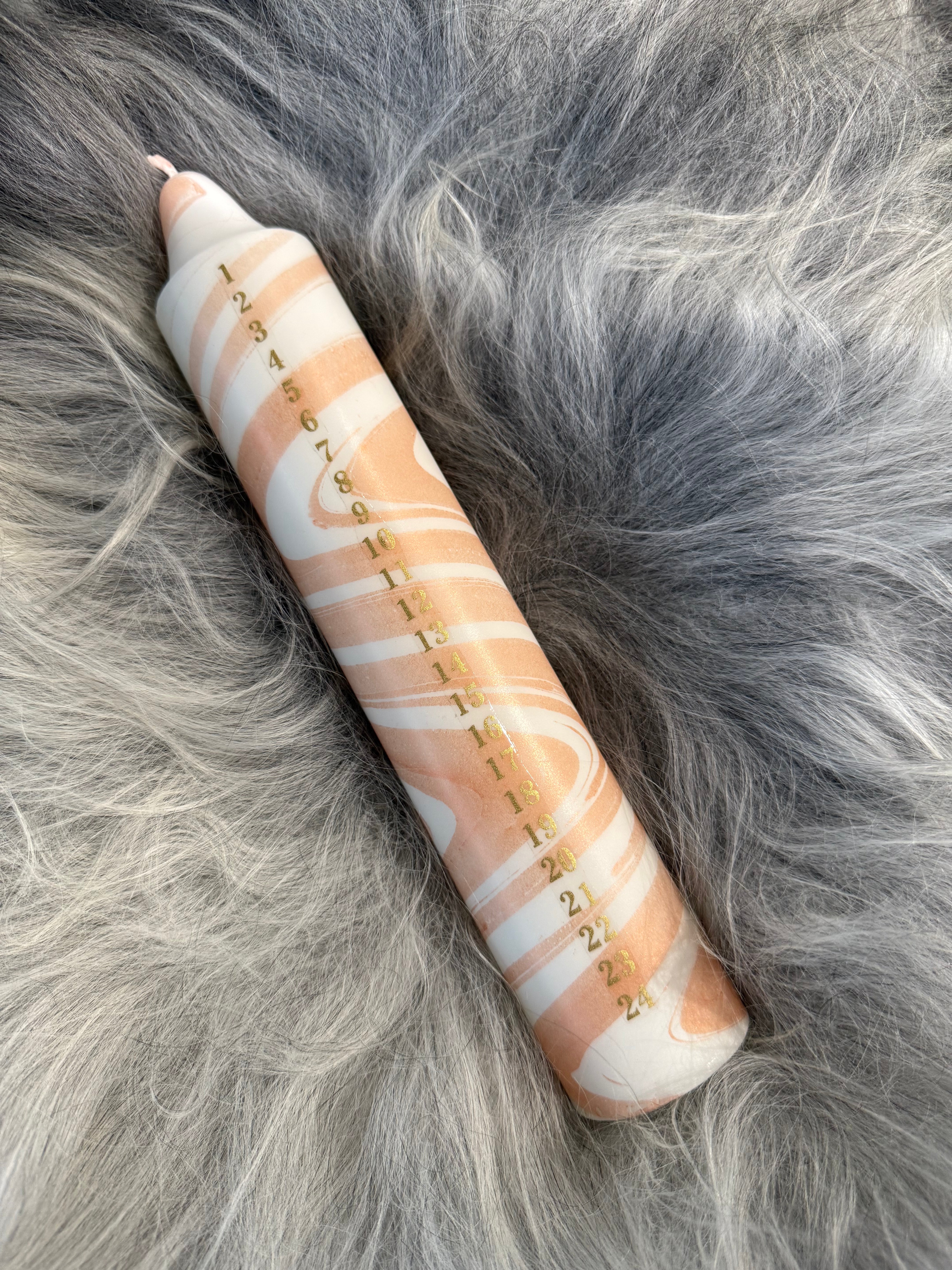 Dagatalskerti marble gold frá Nordtrice