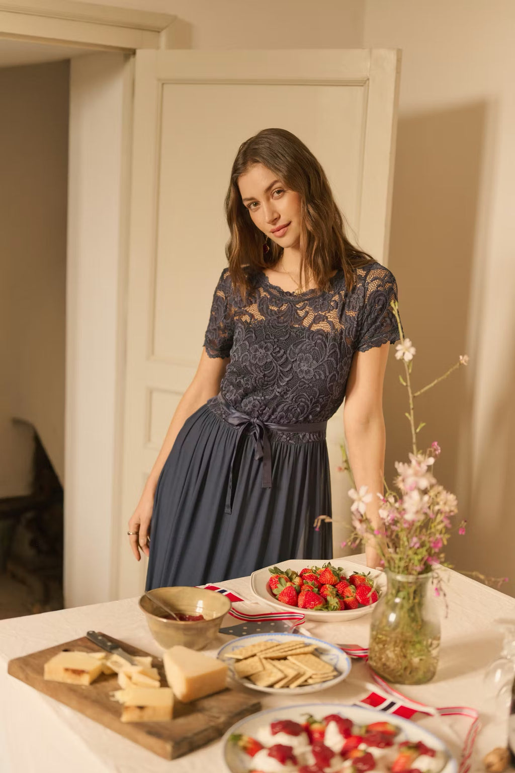 Sylvie kjóll frá Cream - Navy blár