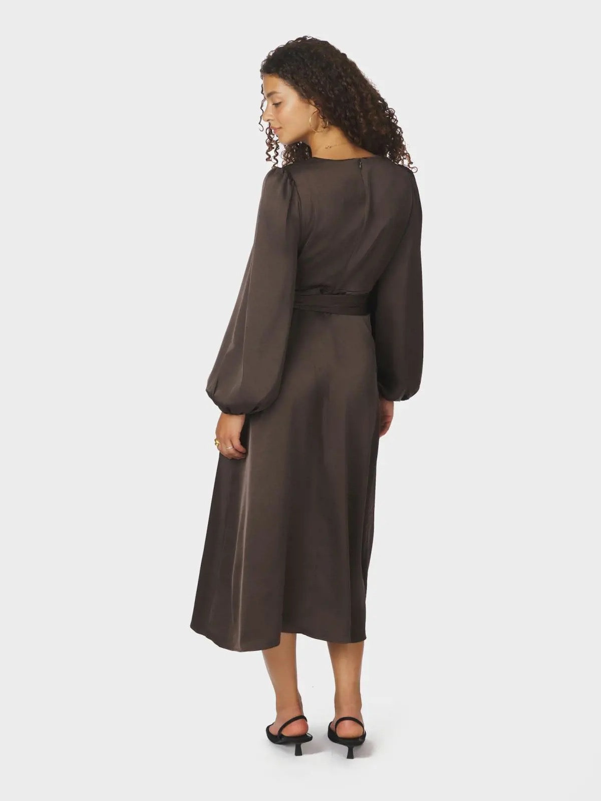 Rimini heavy sateen kjóll frá Neon- Dökk brúnn