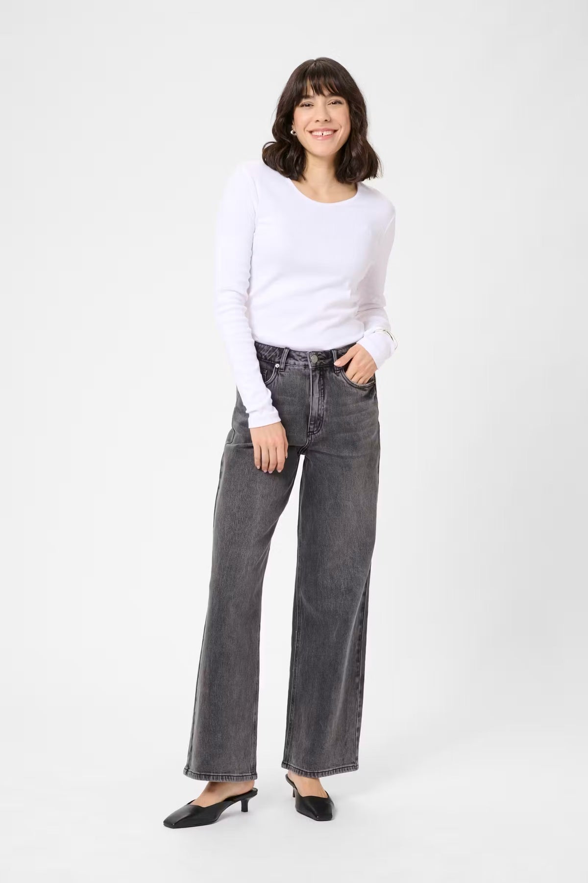 Meadow HW reg fit gallabuxur frá Kaffe  – Grey vintage wash