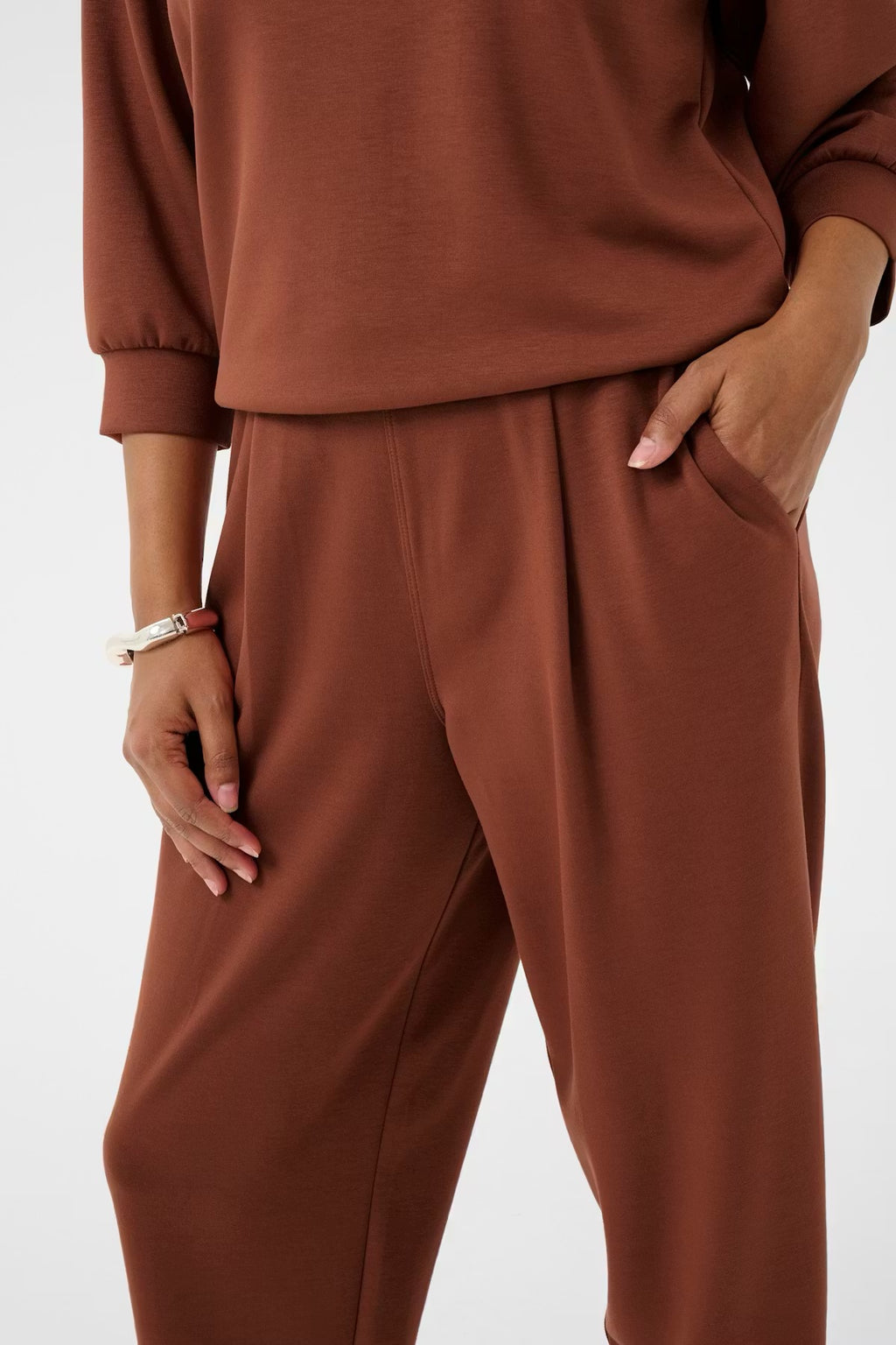 Annie buxur frá Kaffe - Henna brúnar