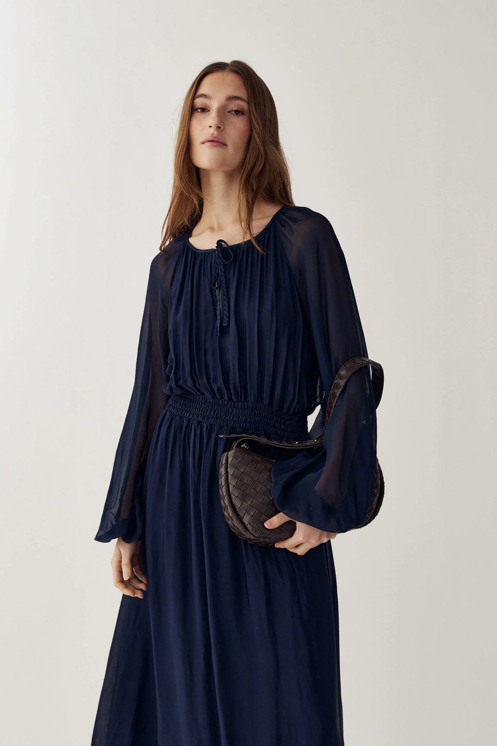 Mariel maxi kjóll frá Noella -Navy