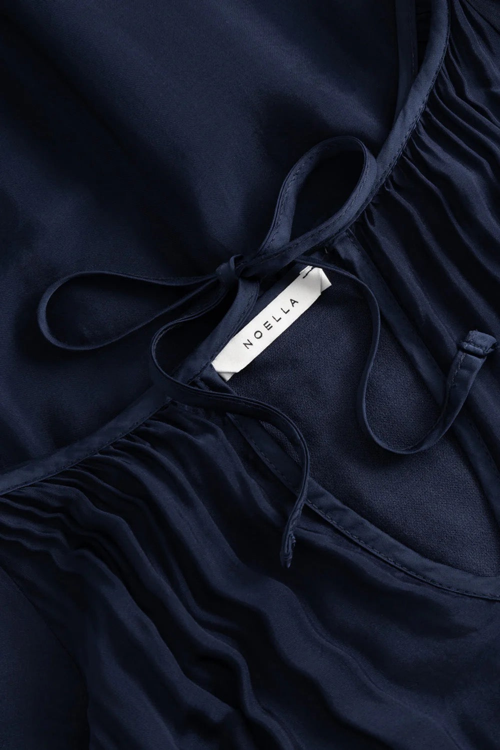 Mariel maxi kjóll frá Noella -Navy