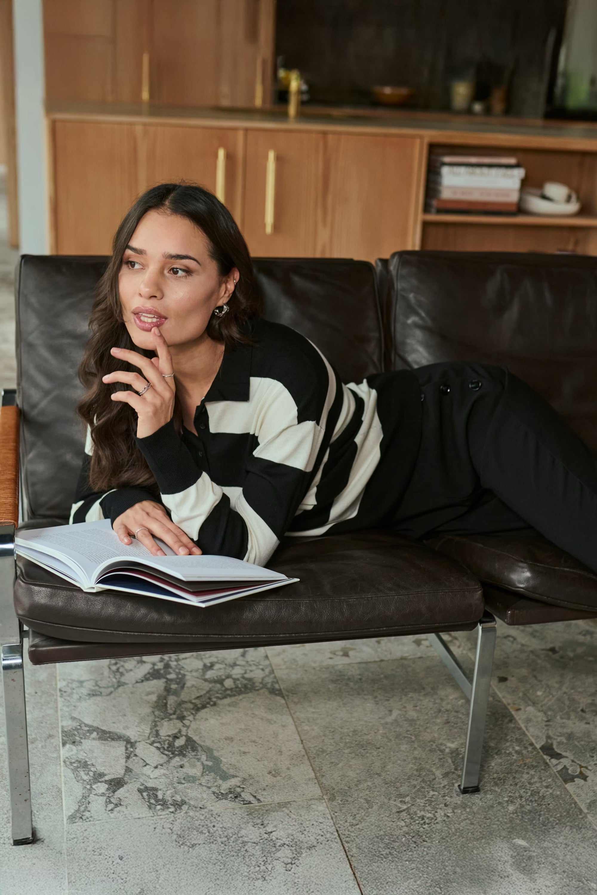Lizza  peysa frá Kaffe - Svört og ljós röndótt