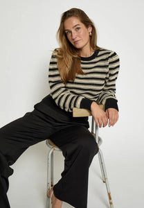 Sofi peysa  frá Minus - Svört röndótt
