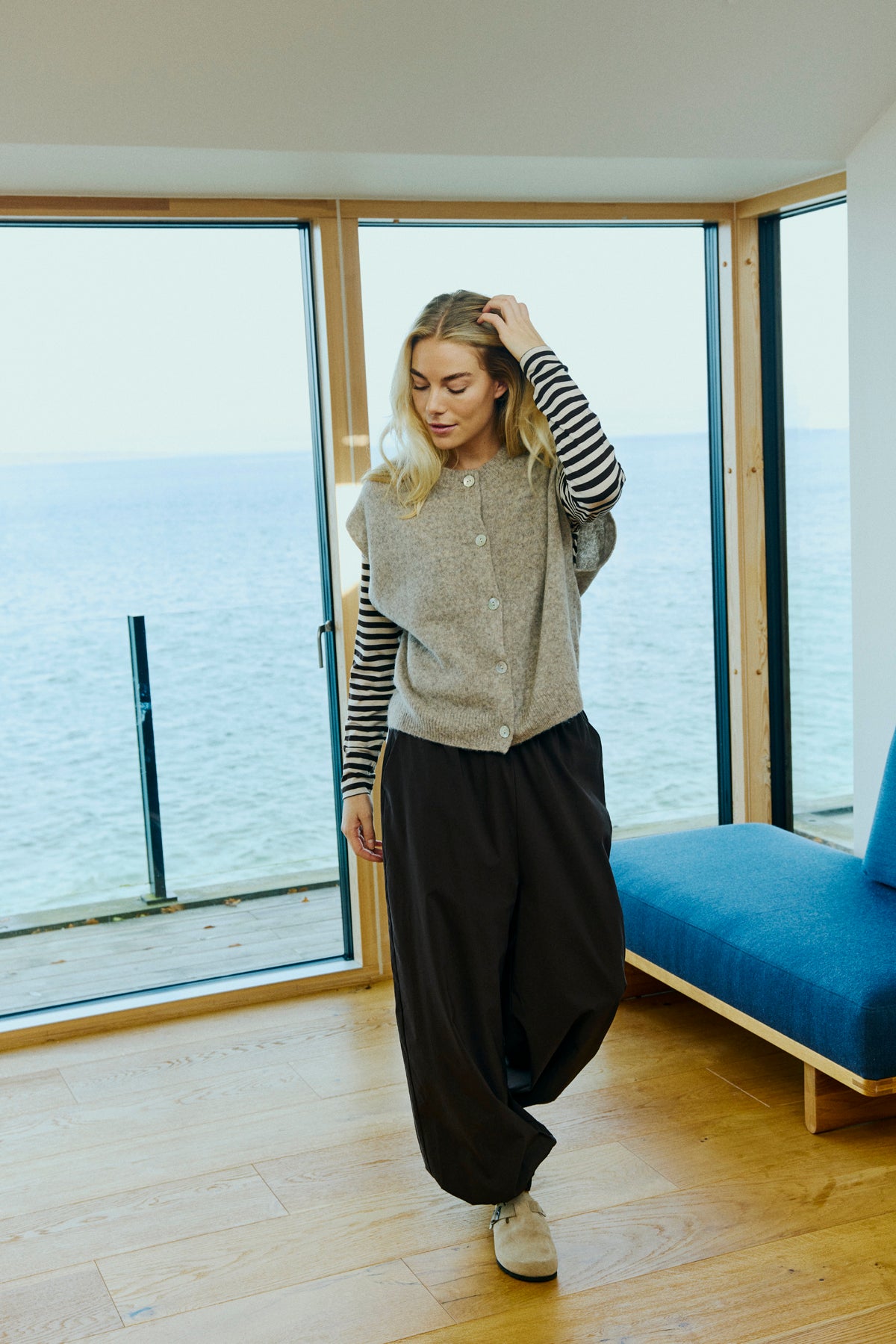 Alpa vesti frá Freequent - Silver mink melange