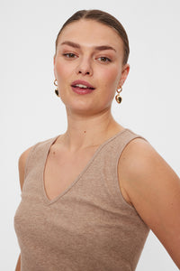 Lini toppur með glitþræði frá Freequent - Simply Taupe Mel. w. Silver