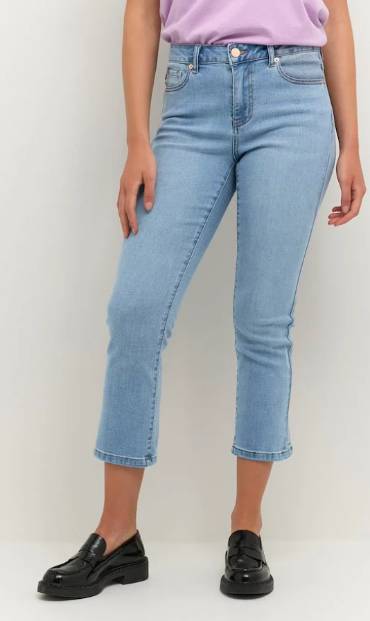 Sinem cropped  gallabuxur frá Kaffe  –  ljósar