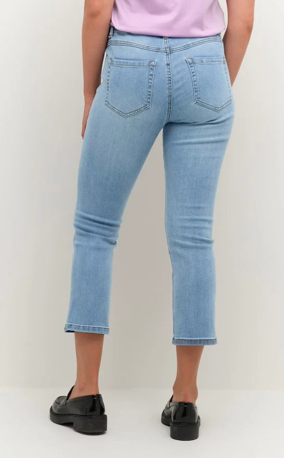Sinem cropped  gallabuxur frá Kaffe  –  ljósar