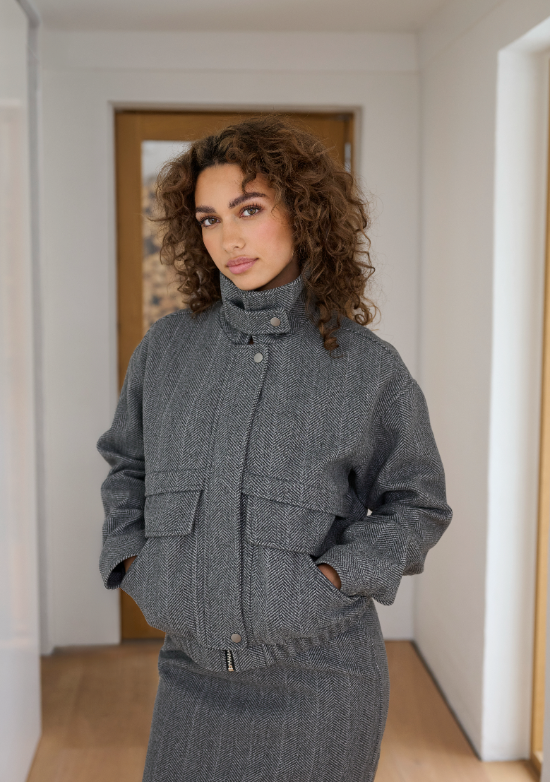 Laury jakki frá Kaffe - Grár herringbon