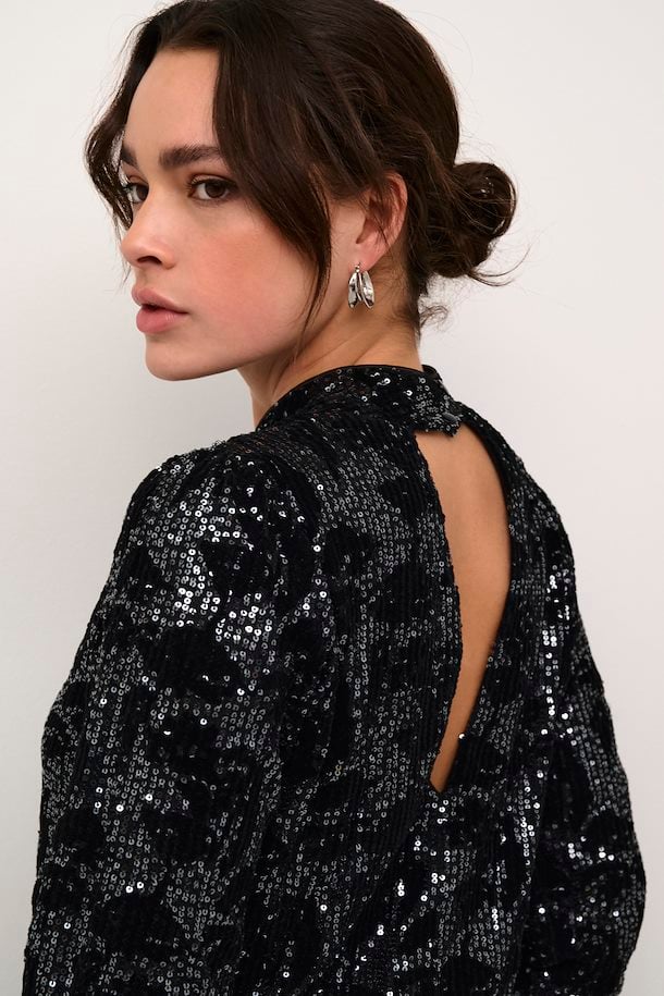 Grit Sequin pallíettublússa  frá Kaffe - Svört/Dökk silfur  Sequin