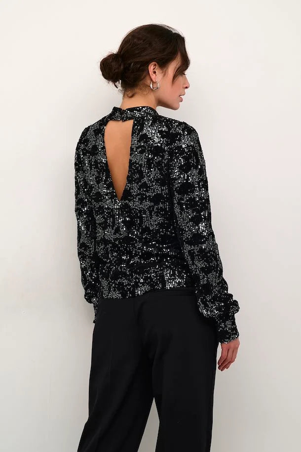 Grit Sequin pallíettublússa  frá Kaffe - Svört/Dökk silfur  Sequin