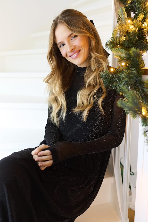 Olga glitter kjóll frá Kaffe - Svartur með glimmeri