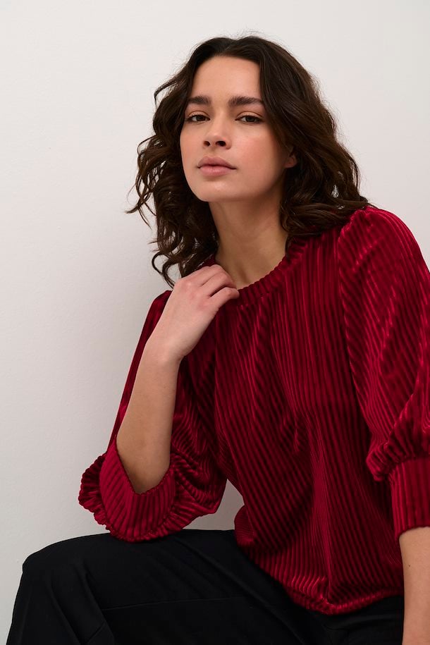Caca blússa frá Kaffe -  Haute Red