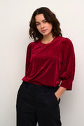 Caca blússa frá Kaffe -  Haute Red