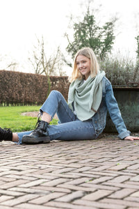 Liv Triangle klútur frá  Knit Factory  - Margir litir