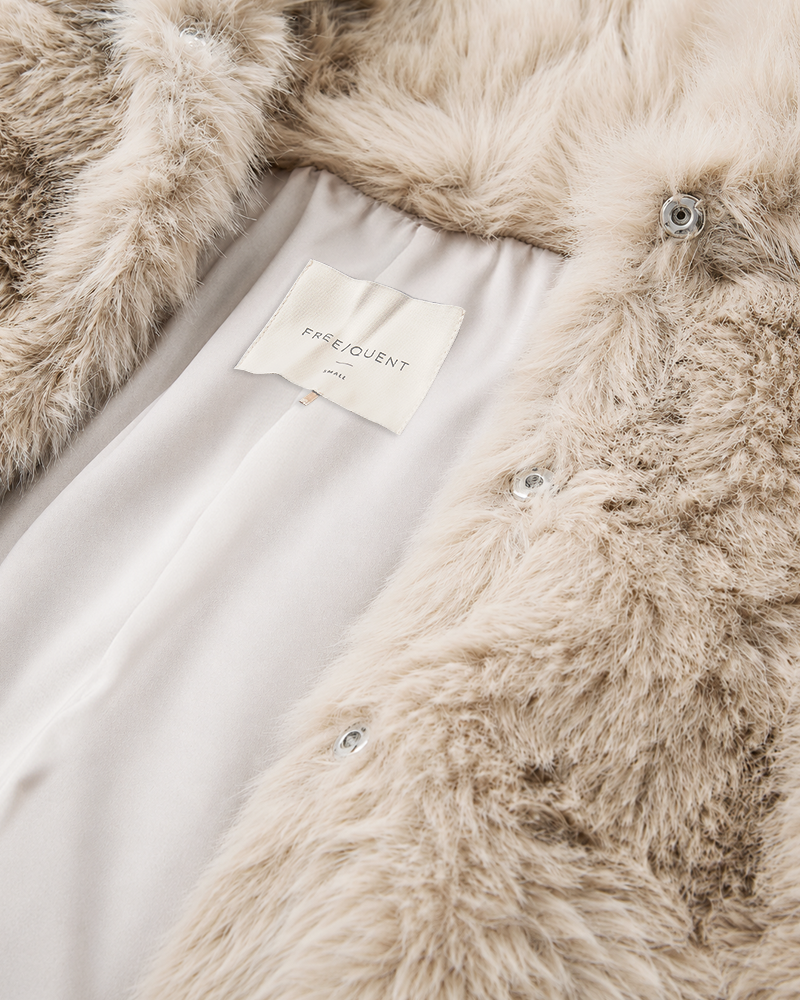 Oyster  pels-jakki frá Freequent - Oyster grár